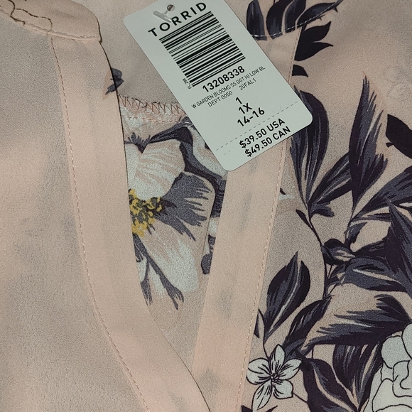 Torrid Blouse - Picture 3 of 3